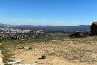 , 501 Thompson ave, Chatsworth, CA 91311 - 5