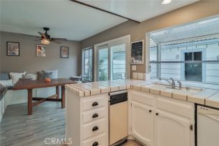 Single Family Residence, 415 Jeremiah dr, Simi Valley, CA 93065 - 10