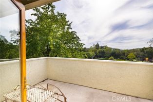 Single Family Residence, 1709 Royal Saint George dr, Thousand Oaks, CA 91362 - 13