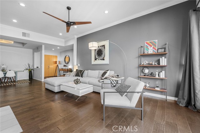 Condominium, 12030 Valleyheart dr, Studio City, CA 91604 - 1