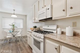 Condominium, 22259 Erwin st, Woodland Hills, CA 91367 - 11