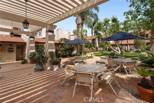 Condominium, 22259 Erwin st, Woodland Hills, CA 91367 - 22