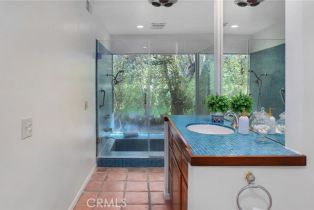 Single Family Residence, 3951 Vanalden ave, Tarzana, CA 91356 - 32