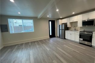 , 5014 Kester ave, Sherman Oaks, CA 91403 - 4