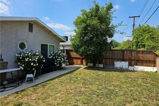Single Family Residence, 9526 Fullbright ave, Chatsworth, CA 91311 - 4