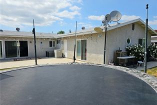 Single Family Residence, 9526 Fullbright ave, Chatsworth, CA 91311 - 5