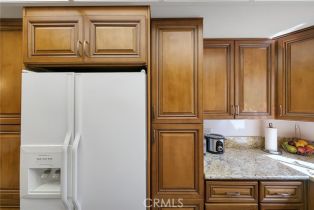 Condominium, 21650 Burbank blvd, Woodland Hills, CA 91367 - 12