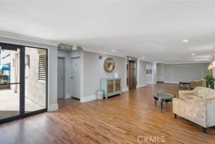 Condominium, 21650 Burbank blvd, Woodland Hills, CA 91367 - 4