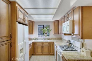 Condominium, 21650 Burbank blvd, Woodland Hills, CA 91367 - 9