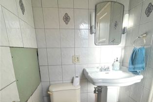 Single Family Residence, 5839 Tobias ave, Sherman Oaks, CA 91411 - 11