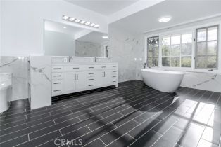 Single Family Residence, 6037 Little Oak ln, Woodland Hills, CA 91367 - 47