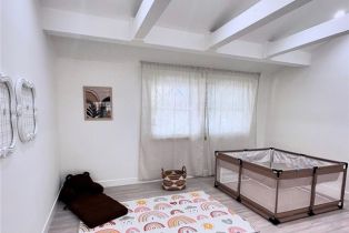 Single Family Residence, 19710 Henshaw st, Woodland Hills, CA 91364 - 14