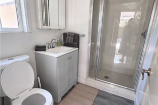 Single Family Residence, 19710 Henshaw st, Woodland Hills, CA 91364 - 16