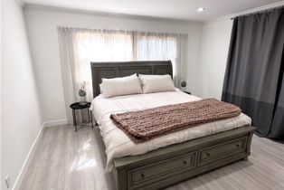 Single Family Residence, 19710 Henshaw st, Woodland Hills, CA 91364 - 18