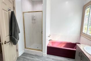 Single Family Residence, 19710 Henshaw st, Woodland Hills, CA 91364 - 25