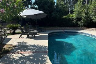 Single Family Residence, 19710 Henshaw st, Woodland Hills, CA 91364 - 28