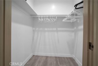 Single Family Residence, 19710 Henshaw st, Woodland Hills, CA 91364 - 32