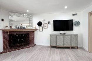 Single Family Residence, 19710 Henshaw st, Woodland Hills, CA 91364 - 5