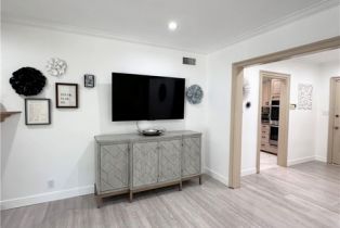 Single Family Residence, 19710 Henshaw st, Woodland Hills, CA 91364 - 7