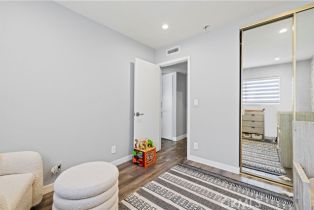 Condominium, 9778 Via Roma, Burbank, CA 91504 - 16