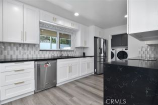 Single Family Residence, 23648 Emelita st, Woodland Hills, CA 91367 - 10