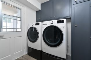 Single Family Residence, 23648 Emelita st, Woodland Hills, CA 91367 - 13