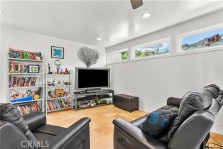 Single Family Residence, 17034 Escalon dr, Encino, CA 91436 - 13