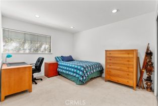 Single Family Residence, 17034 Escalon dr, Encino, CA 91436 - 34