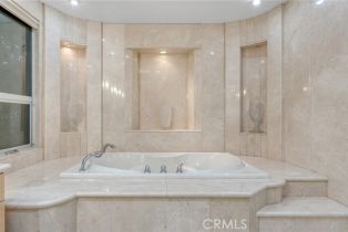 Single Family Residence, 15737 Sutton st, Encino, CA 91436 - 25