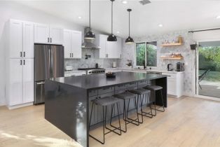 Single Family Residence, 18149 Calvert st, Tarzana, CA 91335 - 8