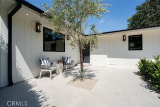 Single Family Residence, 13817 Valley Vista blvd, Sherman Oaks, CA 91423 - 2