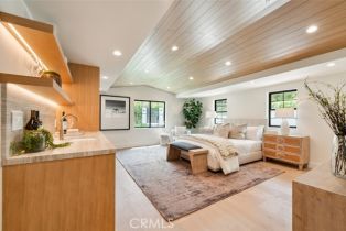 Single Family Residence, 13817 Valley Vista blvd, Sherman Oaks, CA 91423 - 32