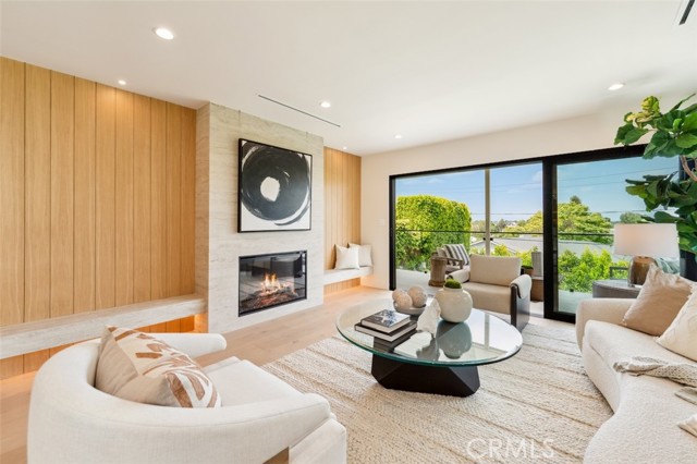 Single Family Residence, 13817 Valley Vista blvd, Sherman Oaks, CA 91423 - 1