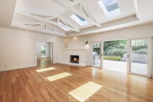 Single Family Residence, 3325 Alana dr, Sherman Oaks, CA 91403 - 4