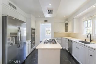 Single Family Residence, 3325 Alana dr, Sherman Oaks, CA 91403 - 6