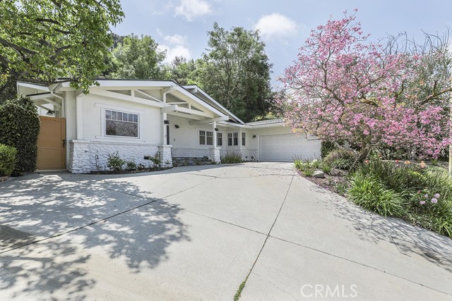 Single Family Residence, 3325 Alana dr, Sherman Oaks, CA 91403 - 1