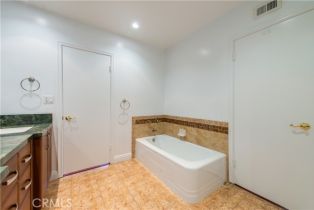 Single Family Residence, 18601 Palomino dr, Tarzana, CA 91356 - 16