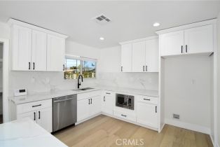 Single Family Residence, 22548 Victory blvd, Woodland Hills, CA 91367 - 12