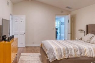 Single Family Residence, 23400 Collins st, Woodland Hills, CA 91367 - 4