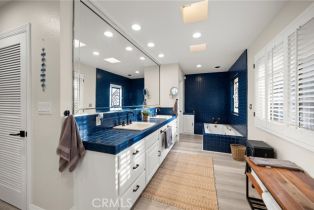 Single Family Residence, 5725 Blanco ave, Woodland Hills, CA 91367 - 36