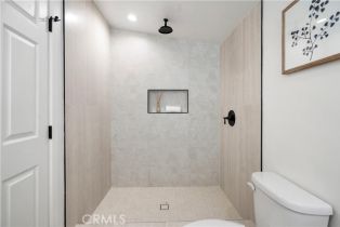 Single Family Residence, 18324 Sylvan st, Tarzana, CA 91335 - 27