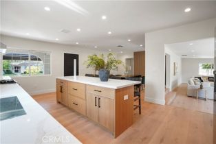 Single Family Residence, 18324 Sylvan st, Tarzana, CA 91335 - 3