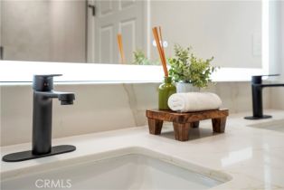 Single Family Residence, 18324 Sylvan st, Tarzana, CA 91335 - 30