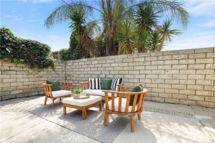 Single Family Residence, 18324 Sylvan st, Tarzana, CA 91335 - 36