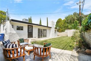 Single Family Residence, 18324 Sylvan st, Tarzana, CA 91335 - 38