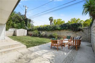 Single Family Residence, 18324 Sylvan st, Tarzana, CA 91335 - 39