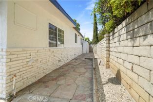 Single Family Residence, 18324 Sylvan st, Tarzana, CA 91335 - 40