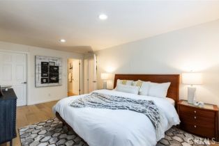 Single Family Residence, 22253 Del Valle st, Woodland Hills, CA 91364 - 19