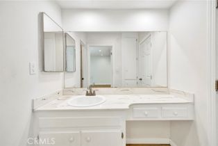 Condominium, 5320 Zelzah ave, Encino, CA 91316 - 13