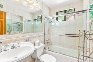 Single Family Residence, 17861 Cathedral pl, Encino, CA 91316 - 20